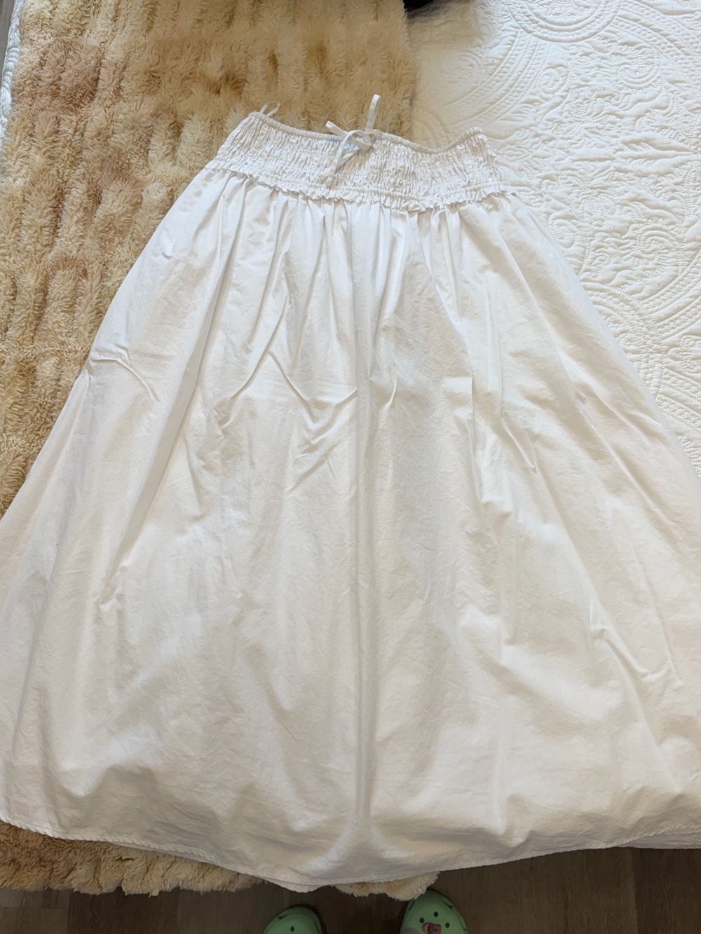 Wilfred Vetiver White Poplin Smocked Waist Maxi Skirt🤍